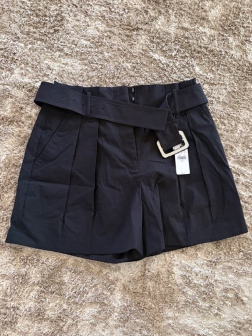 Express High Waisted Belted Paper bag Pleated Shorts (Black) Size 6 NWT